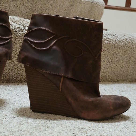 Leather bootie - Picture 2 of 3